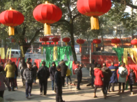 崇阳：喜猜谜语 欢闹元宵