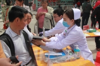 市中医医院：义诊进社区&nbsp;温暖入民心